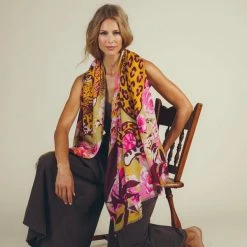 Powder Climbing Leopard Print Scarf