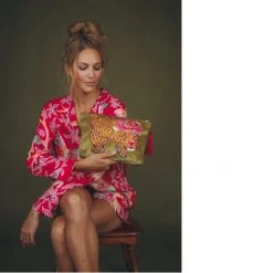 Powder Climbing Leopard Velvet Pouch